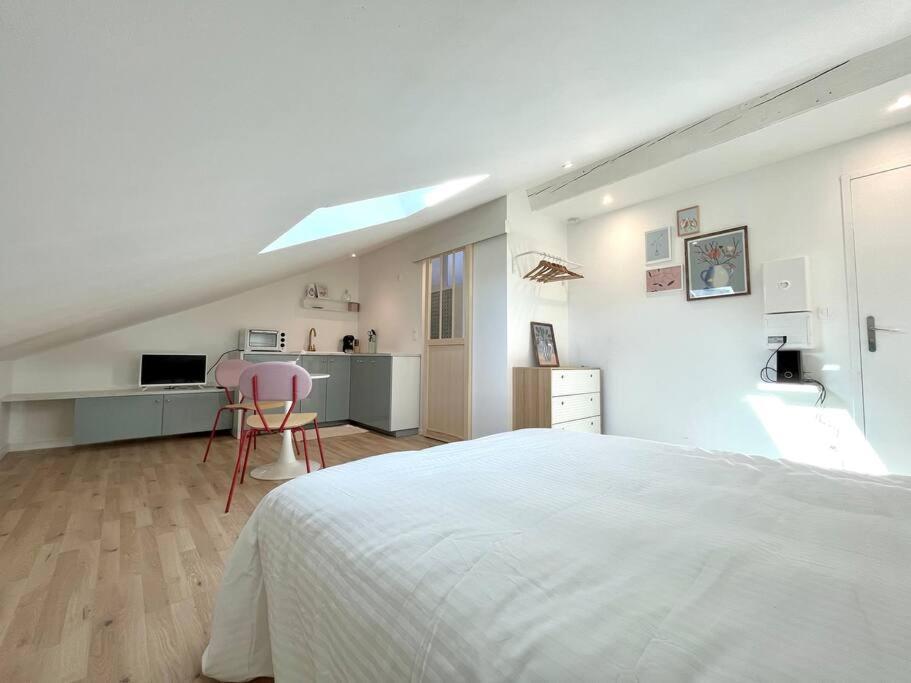 Apartmán Studio Jade : Charmant Logement Place Clemenceau Pau Exteriér fotografie